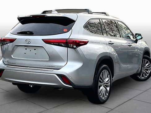 Used 2020 Toyota Highlander Platinum AWD/4WD image 13