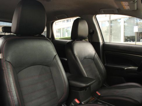 Used 2022 Mitsubishi Outlander Sport SE FWD image 27