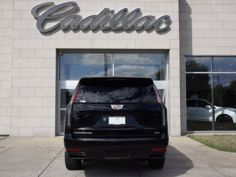 Used 2024 Cadillac Escalade ESV Sport Platinum w/ LPO, Floor Liner Package image 6