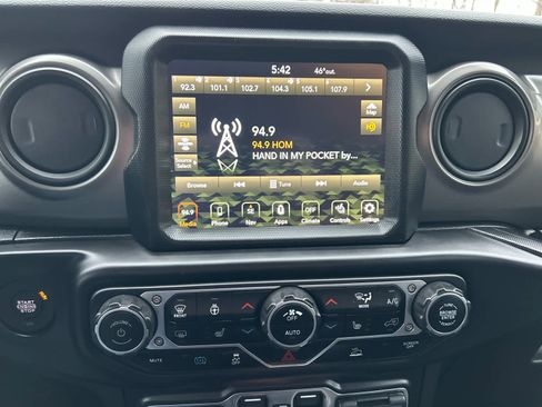 Used 2023 Jeep Wrangler Unlimited w/ Cold Weather Group image 27