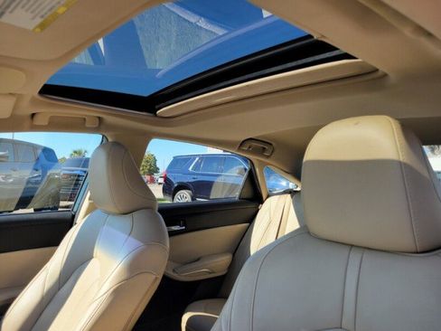 Used 2022 Toyota Avalon XLE image 25