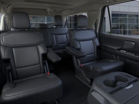 New 2025 Ford Expedition Max Platinum w/ Driver's Package image 11