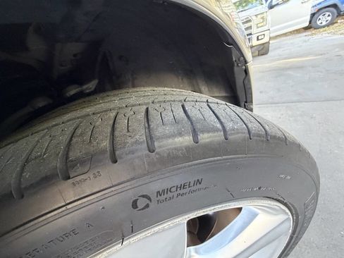 Used 2012 Lexus LS 460 w/ Comfort Pkg image 17