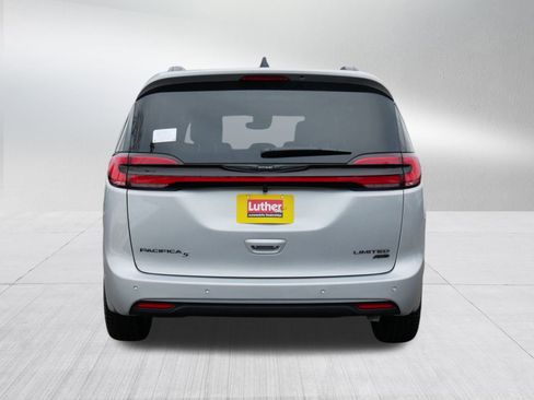 New 2026 Chrysler Pacifica Limited w/ S Appearance Package image 6