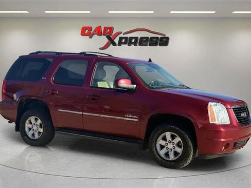 Used 2011 GMC Yukon SLT w/ SLT-2 Equipment Package image 7