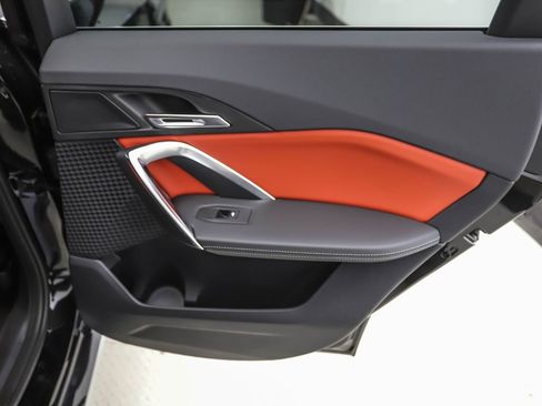 Used 2025 BMW X1 xDrive28i w/ Technology Package image 25