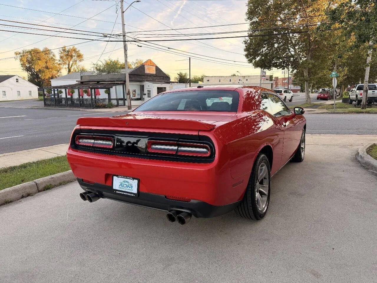 Used 2019 Dodge Challenger SXT RWD image 6