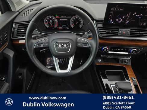 Used 2023 Audi Q5 2.0T Premium Plus w/ Premium Plus Package AWD/4WD image 13