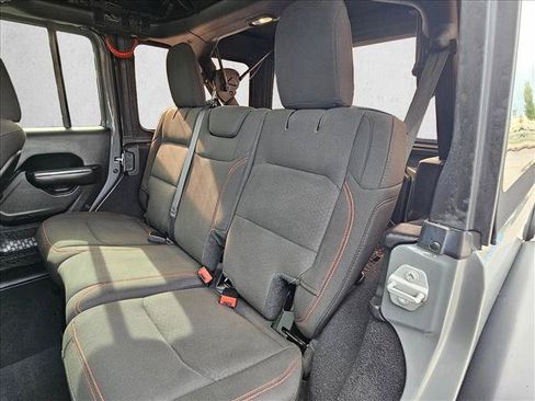 Used 2019 Jeep Wrangler Unlimited Rubicon AWD/4WD image 16