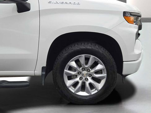 Used 2022 Chevrolet Silverado 1500 Custom image 11