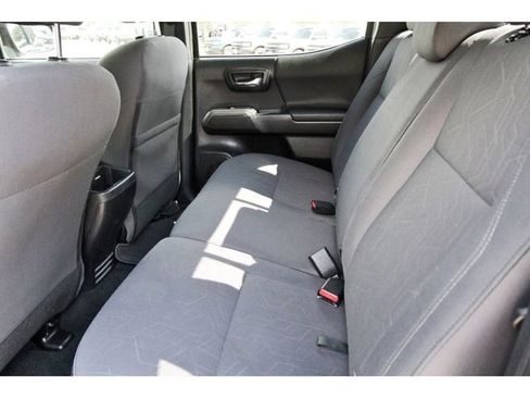 Used 2019 Toyota Tacoma TRD Sport w/ Technology Package image 12