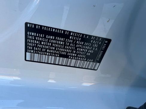 Used 2015 Volkswagen Golf S image 31