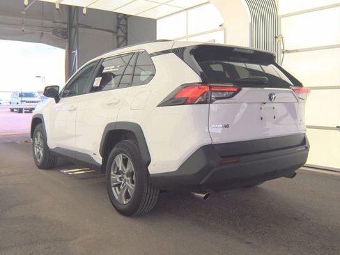 Used 2024 Toyota RAV4 LE AWD/4WD image 3