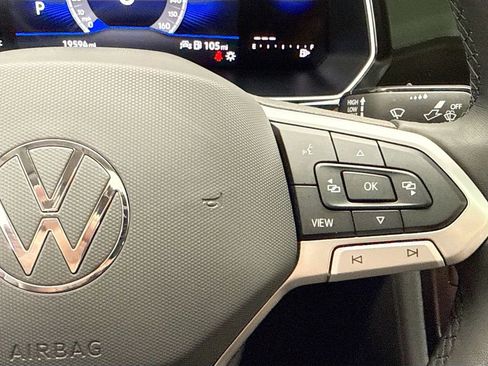 Used 2024 Volkswagen Jetta SE w/ Panoramic Sunroof Package FWD image 12