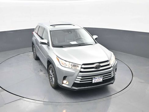 Used 2017 Toyota Highlander XLE AWD/4WD image 31