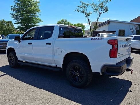 Used 2024 Chevrolet Silverado 1500 LT Trail Boss w/ Convenience Package II AWD/4WD image 4