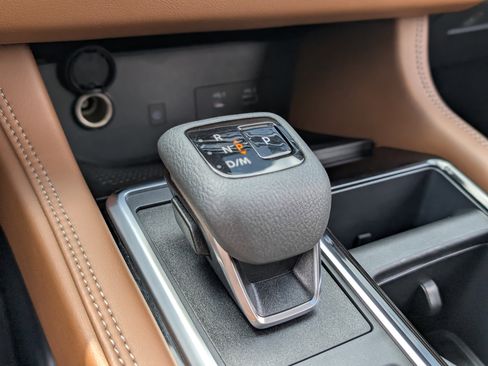 Used 2024 Nissan Pathfinder Platinum w/ Cargo Package image 36