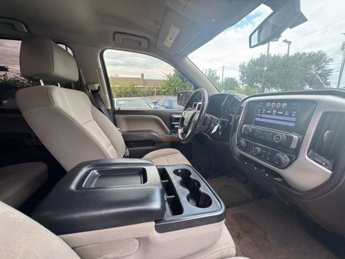Used 2017 GMC Sierra 1500 SLE w/ SLE Value Package image 18