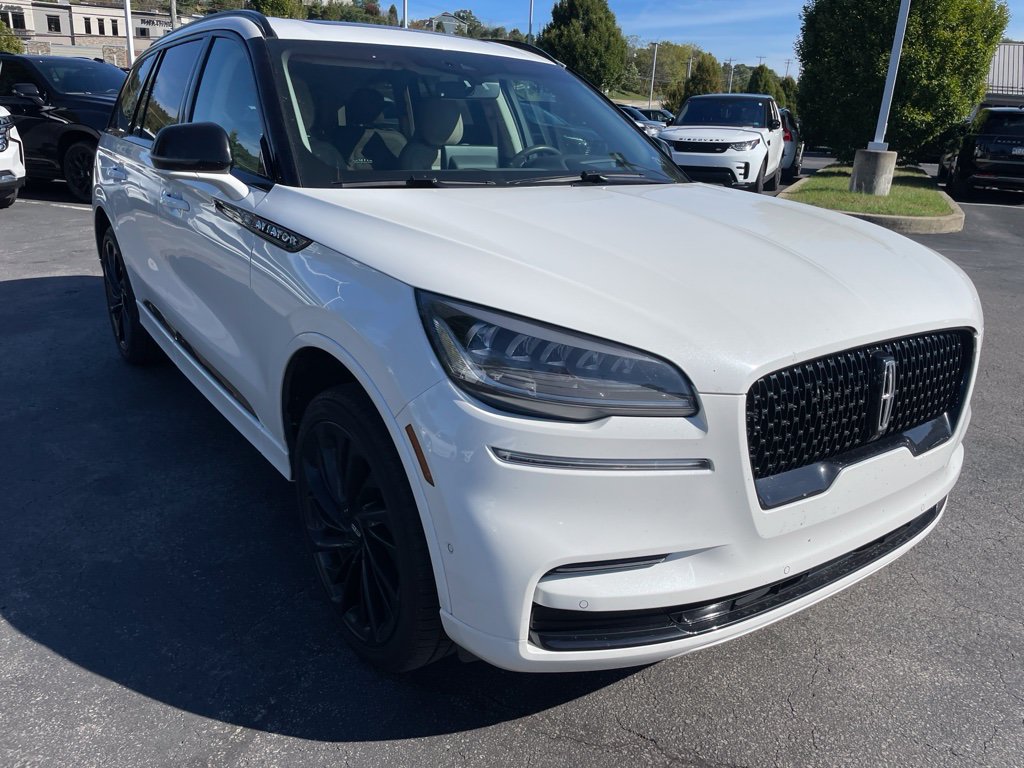 Used 2023 Lincoln Aviator Reserve w/ Equipment Group 201A AWD/4WD image 17