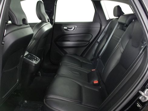 Used 2022 Volvo XC60 B5 Inscription w/ Climate Package image 32