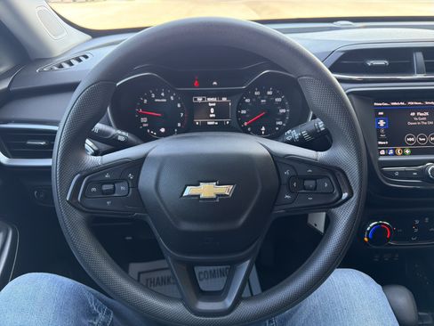 Used 2023 Chevrolet TrailBlazer LS FWD image 14