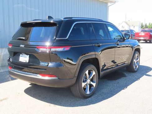 Used 2023 Jeep Grand Cherokee Limited w/ Luxury Tech Group II AWD/4WD image 8