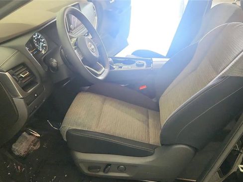 Used 2023 Nissan Rogue SV AWD/4WD image 17