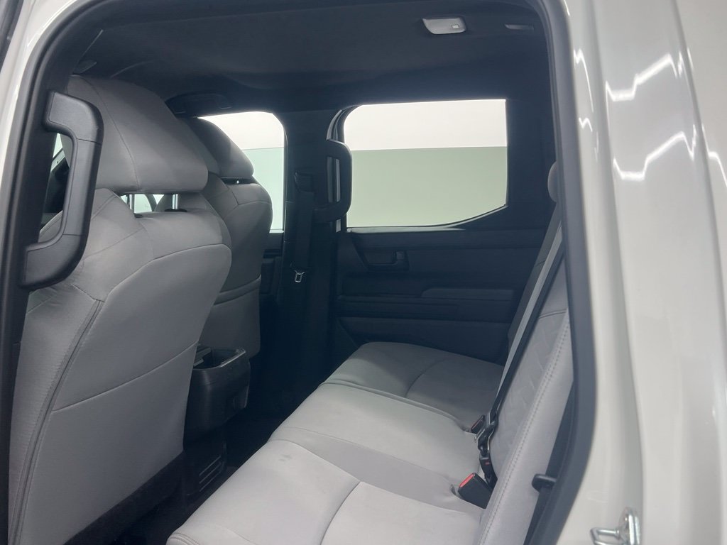 Used 2025 Toyota Tacoma SR5 AWD/4WD image 9