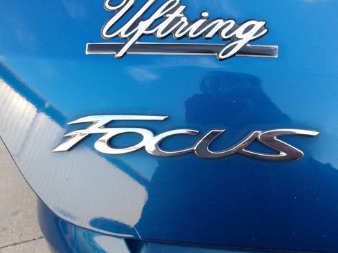 Used 2018 Ford Focus SE w/ Cold Weather Package FWD image 31