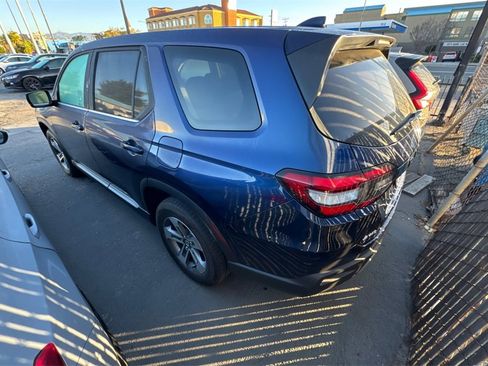 Certified 2025 Honda Pilot EX-L image 4