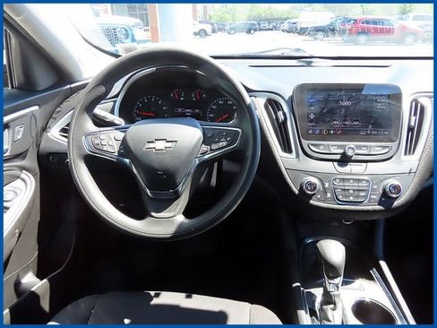 Used 2023 Chevrolet Malibu LT FWD image 10