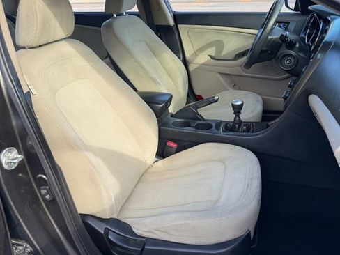 Used 2011 Kia Optima LX image 12