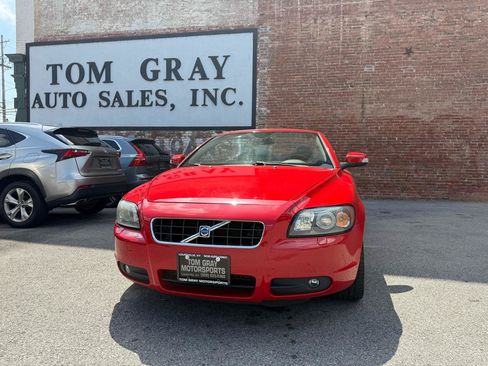 Used 2010 Volvo C70 T5 FWD image 1