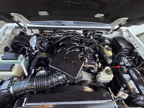 Used 2004 Ford Explorer Sport Trac XLT image 12