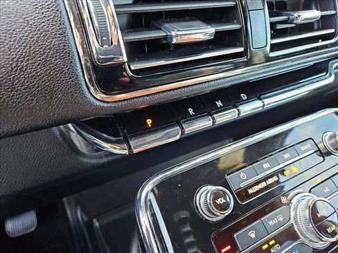 Used 2020 Lincoln Navigator Reserve w/ Luxury Package image 12