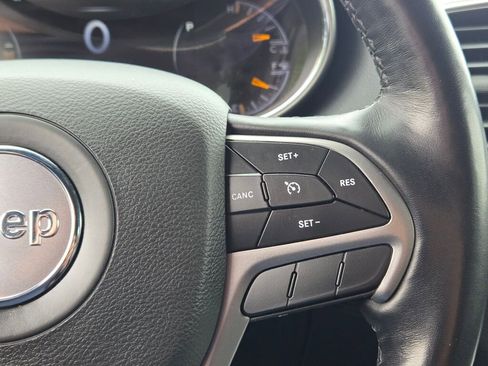 Used 2021 Jeep Grand Cherokee Laredo X AWD/4WD image 36