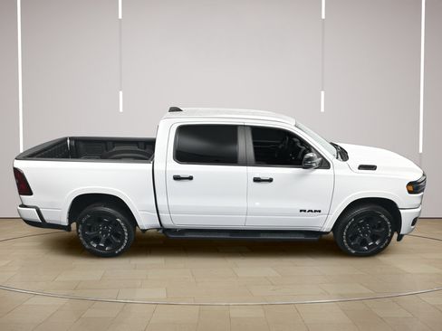 Used 2025 RAM 1500 Big Horn AWD/4WD image 37