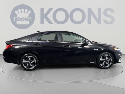 Used 2022 Hyundai Elantra Limited w/ Cargo Package FWD image 12