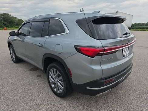 Used 2025 Buick Enclave Preferred FWD image 11