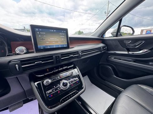 Used 2022 Lincoln Corsair Reserve AWD/4WD image 23