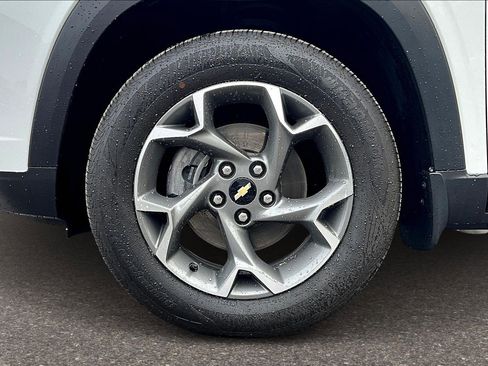 Used 2024 Chevrolet Trax LT w/ Driver Confidence Package image 25