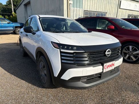 Used 2025 Nissan Kicks S FWD image 2