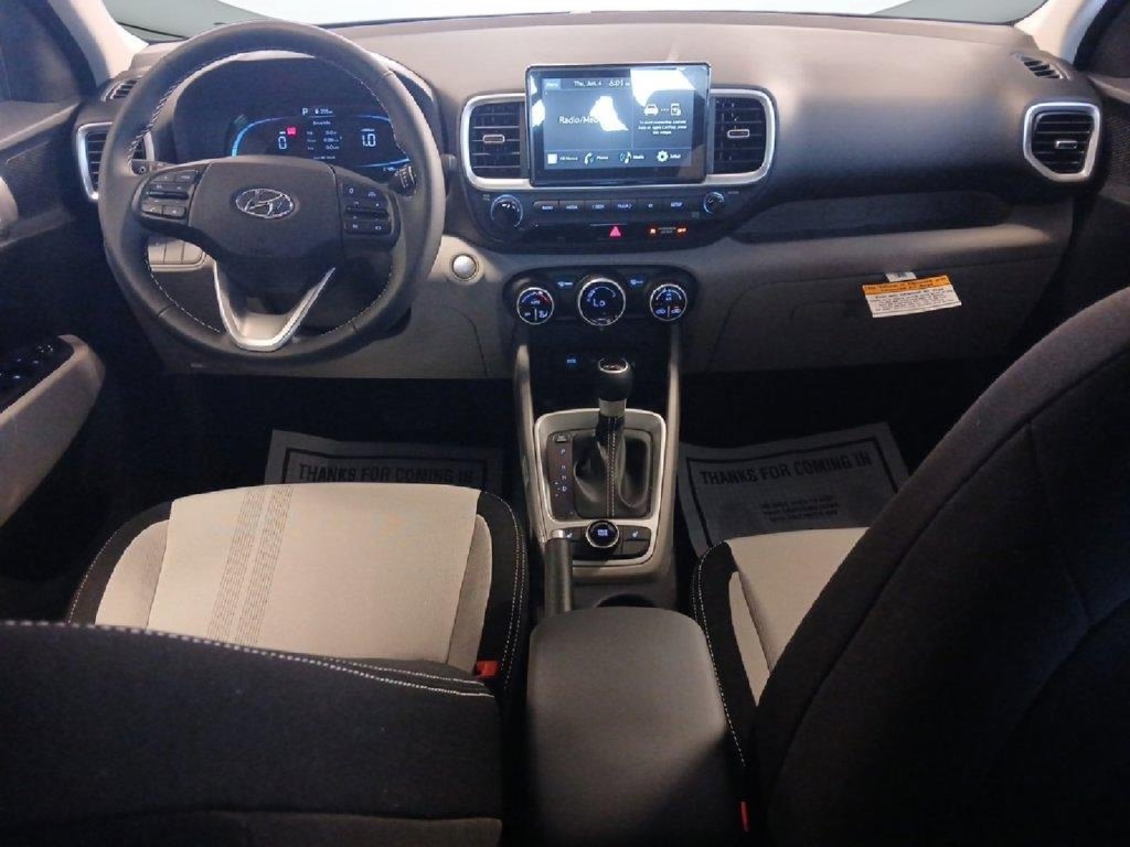 New 2026 Hyundai Venue SEL FWD image 4
