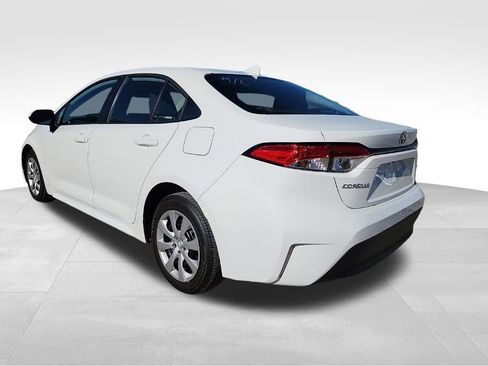 Used 2025 Toyota Corolla LE image 5
