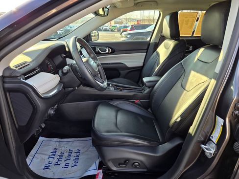 Used 2022 Jeep Compass Limited image 13