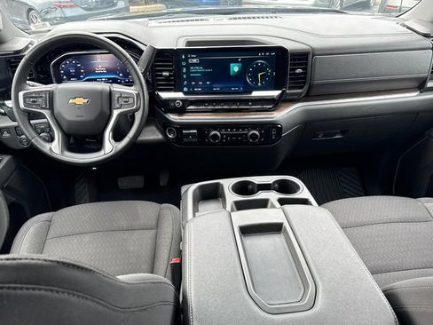 Used 2025 Chevrolet Silverado 1500 LT AWD/4WD image 11