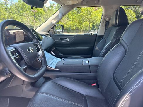 Used 2025 INFINITI QX80 Sensory AWD/4WD image 15