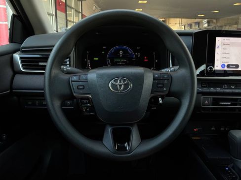 Used 2026 Toyota Camry LE FWD image 34