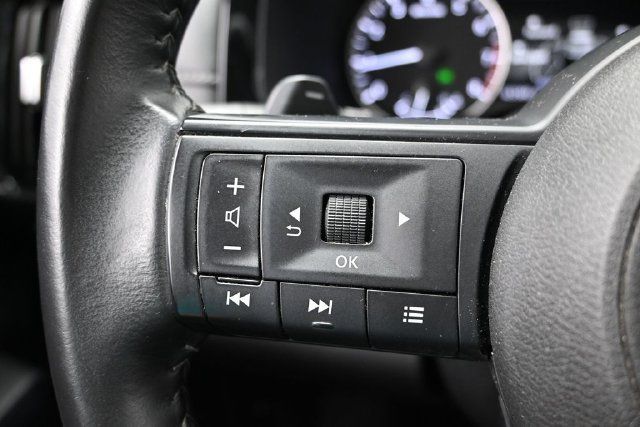 Used 2025 Nissan Pathfinder SV FWD image 30