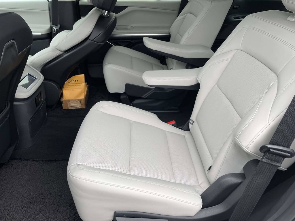 New 2026 Lincoln Navigator Premiere AWD/4WD image 12